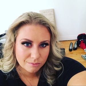 Meet your Posher, Genevieve